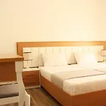Alexandra's * Sarandë