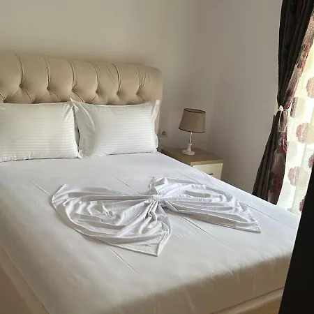 Alexandra's * Sarandë