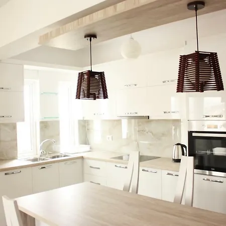 Alexandra's * Saranda